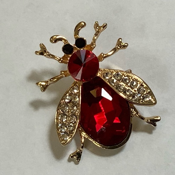 Red and Gold Flying Insect Brooch - Picture 4 of 8